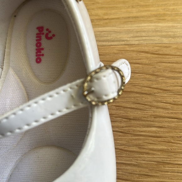 Pinokio White Patent Mary Janes Size 23 EUR/21 BRA - Picture 4 of 9